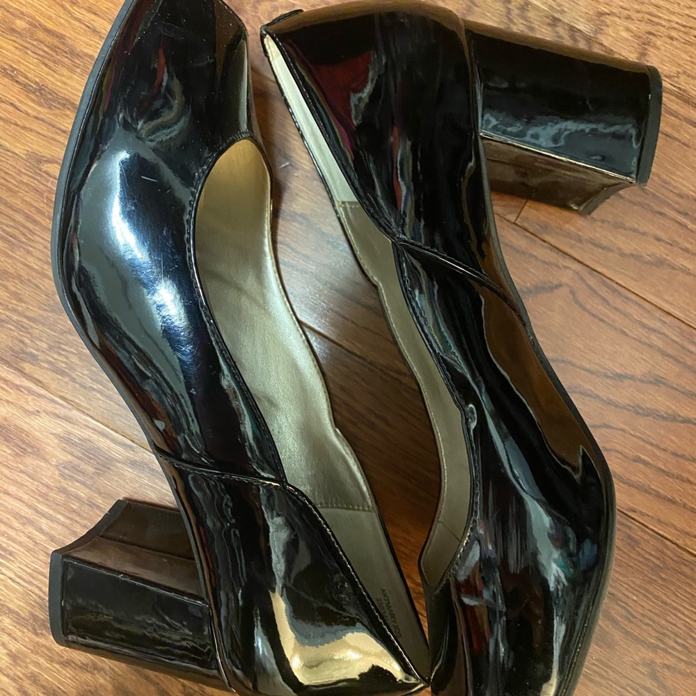 AnnKlein peep toe block heel pumps. Black patent.